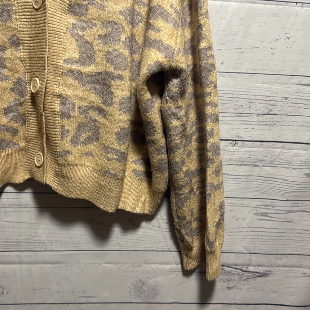 Miss Lulo Sweater - Picture 2 of 7